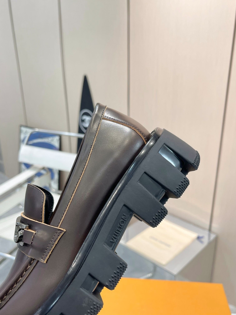 l0vis Vvtt0n loafers